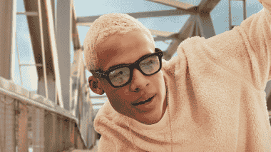 Meta 據(jù)報(bào)計(jì)劃在 2027 年推出首款“真．AR”眼鏡